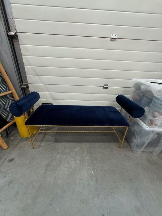 Piękna ławka dekoracyjna