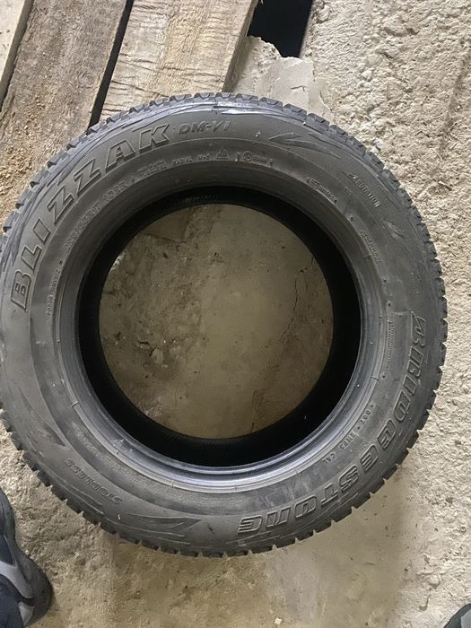 Резина (шини) r17   225/65. 3Шт Bridgestone Blizzak DM