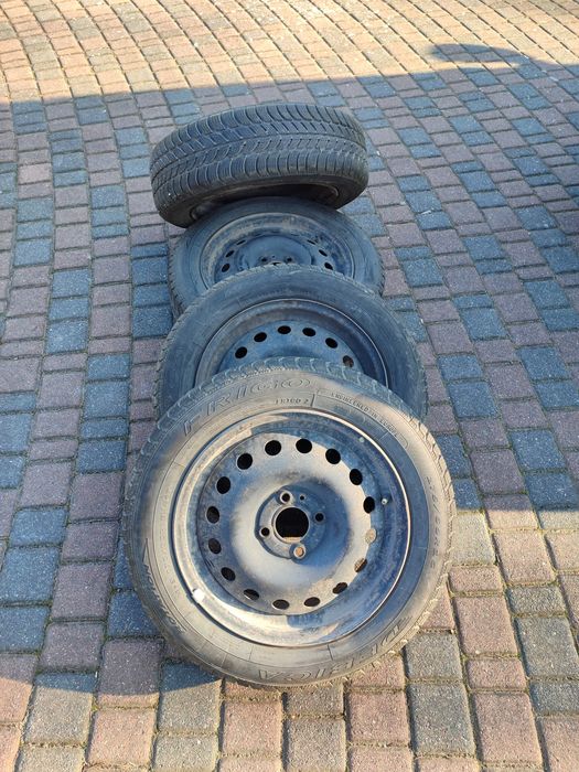 Opony zimowe z felgami Nissan 175/65 r15