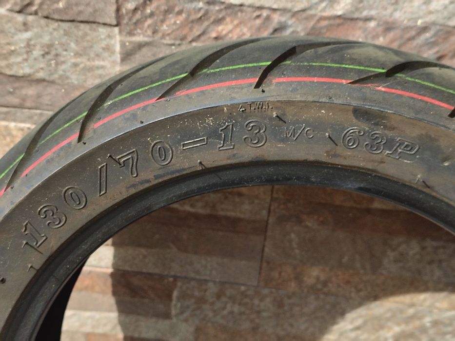 Par Pneus Scooter 110/80-14 + 130/70-13 (QJMotor, Honda ADV, etc.)
