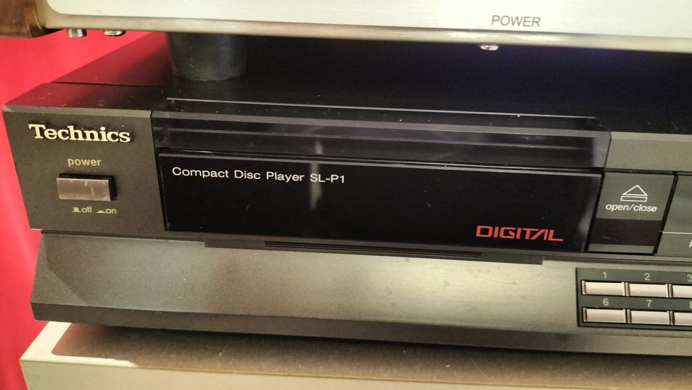 Odtwarza CD Technics SL-P1