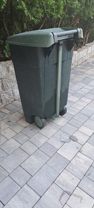 Kosz na śmieci 120 l curver