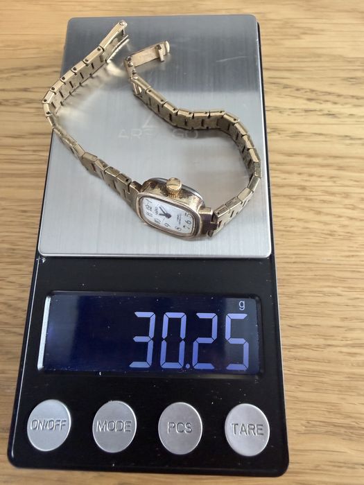 Zegarek damski Czajka 17 kamieni ZSRR mechaniczny, zlocona branozleta