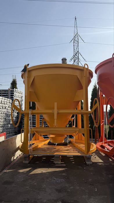 Pojemnik kubeł beton zaprawe dzwig zbiornik lej 750 litrów NOWY