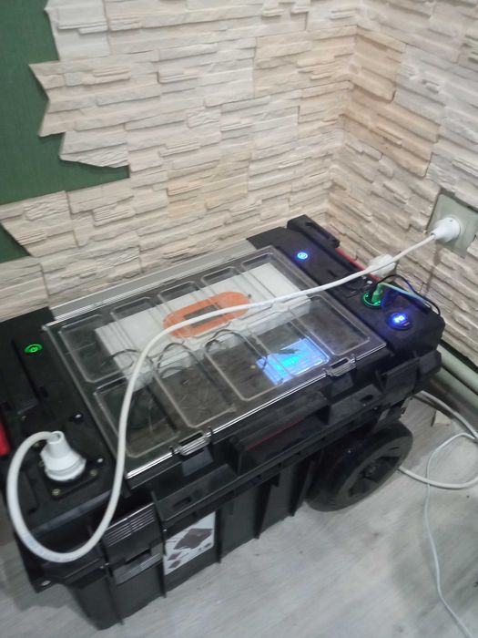 Електростанція , великий повербанк, система безперебійного живлення