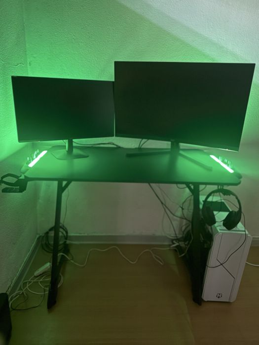 Mesa e cadeira gamer