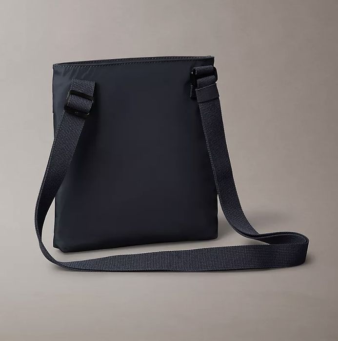 Розпродаж ! Сумка Calvin Klein Sport Essentials Flatpack