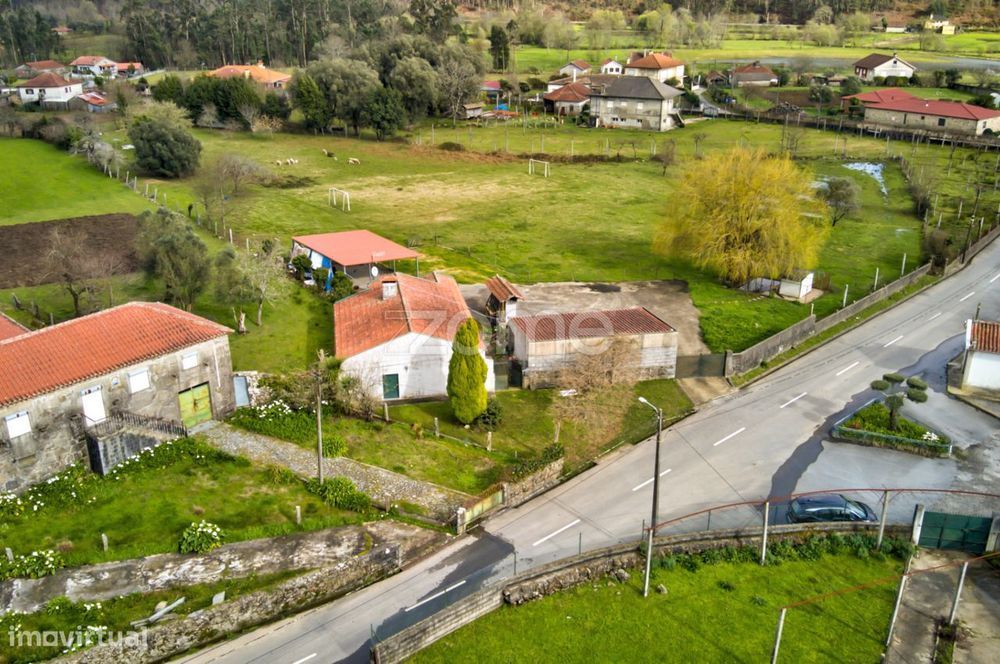 Moradia T3 com terreno de 7048 M2 em Vilar das Almas, Ponte de Lima