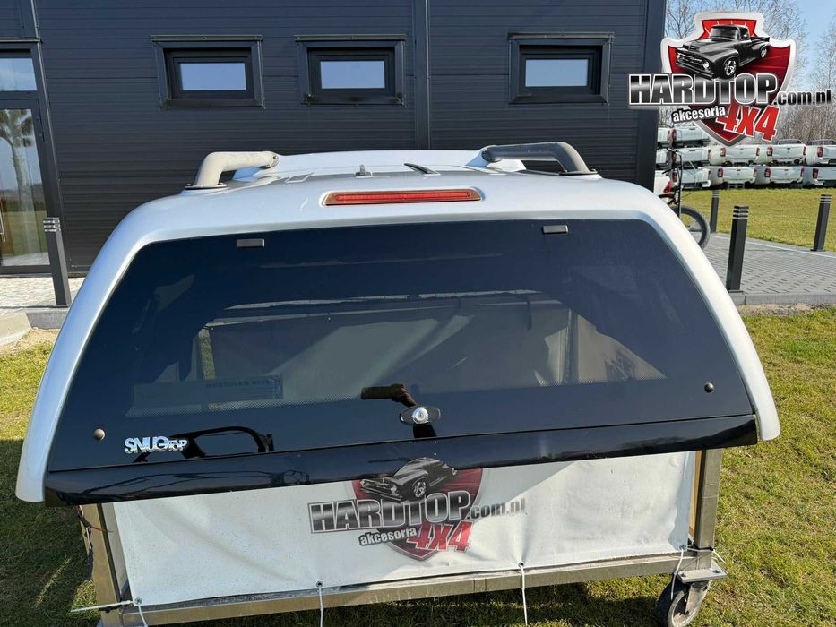 Zabudowa Paki Nissan Navara D40 SNUGTOP Hardtop Pick-Up