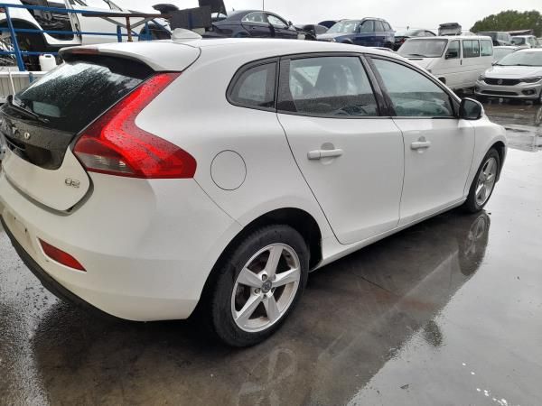 Para peças VOLVO V40 Hatchback