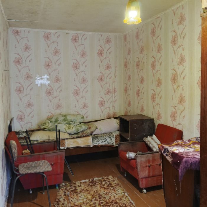 Продаю 2х комнатную изолированную квартиру г.Пивденне