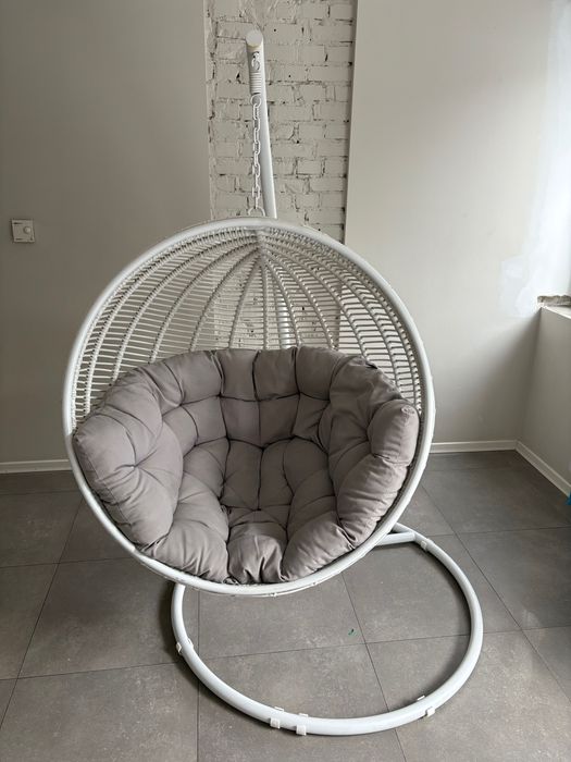 Cocoon MILOO fotel wiszący na stelażu, z technorattanu i aluminium BLOKADA DO 15 MAJA WŁĄCZNIE