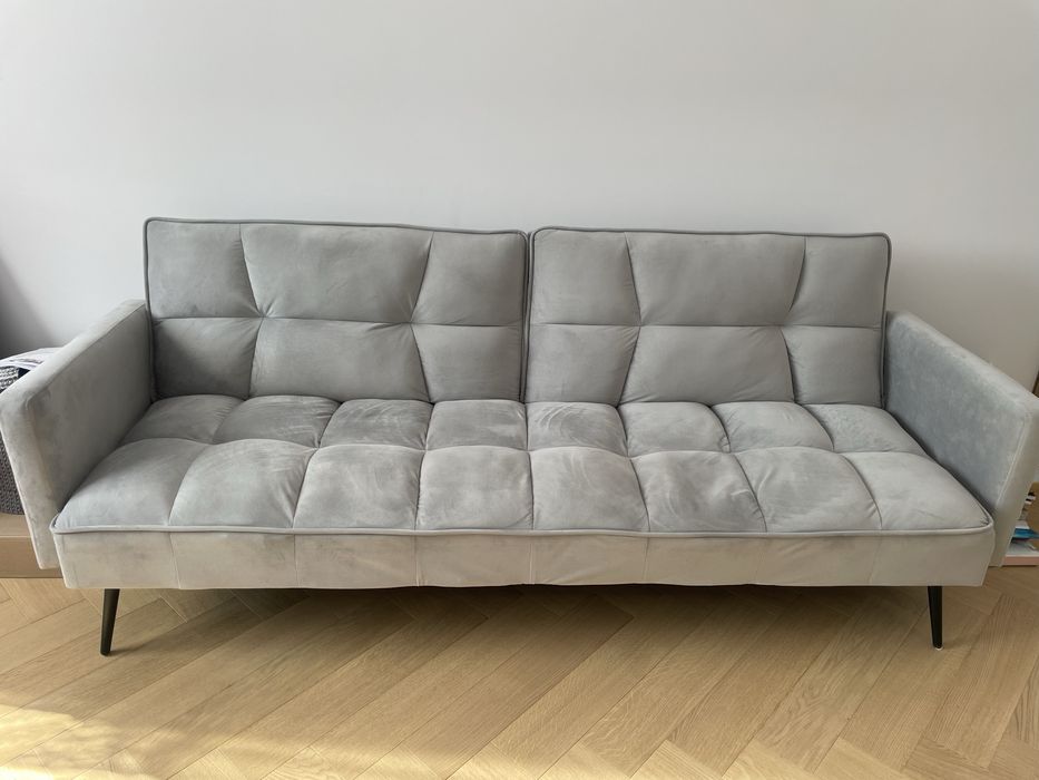 Szara kanapa, rozkładane plecy