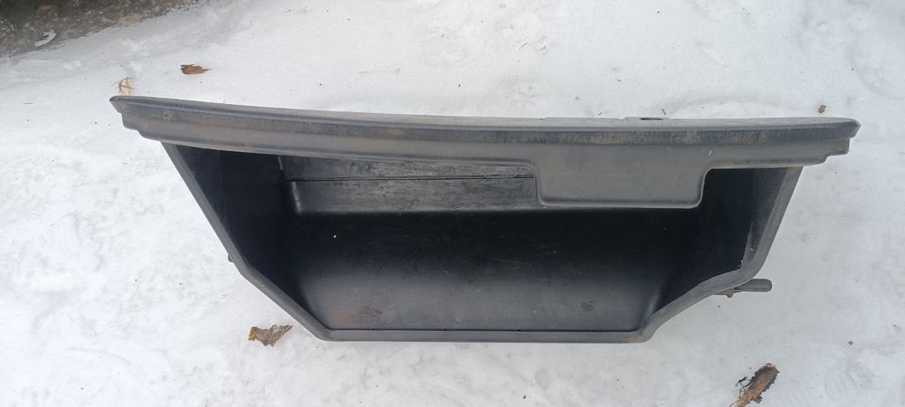 Бардачок Toyota Carina E