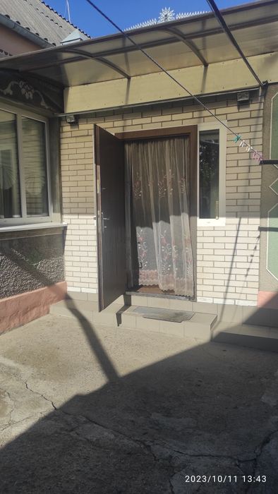 Продам будинок коло річки,в центрі міста