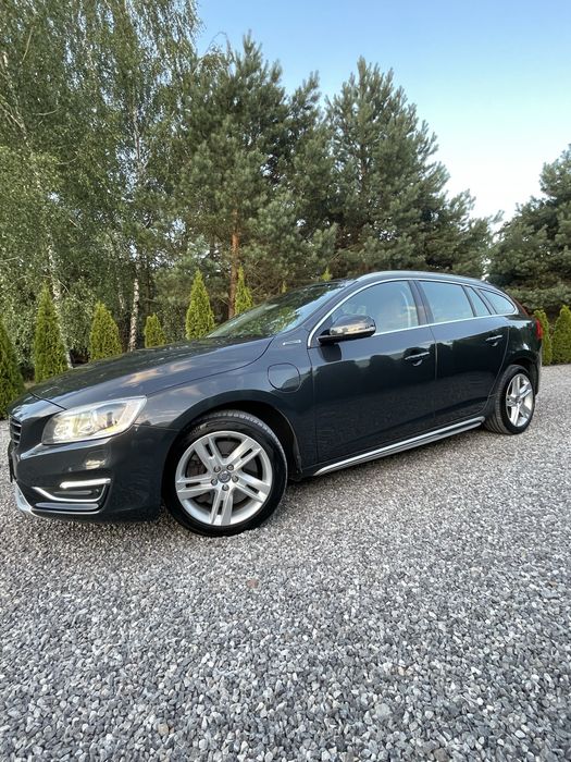 Volvo V 60 Summum 2.4 D6 4x4  Plug in hybid,bogata weesja !