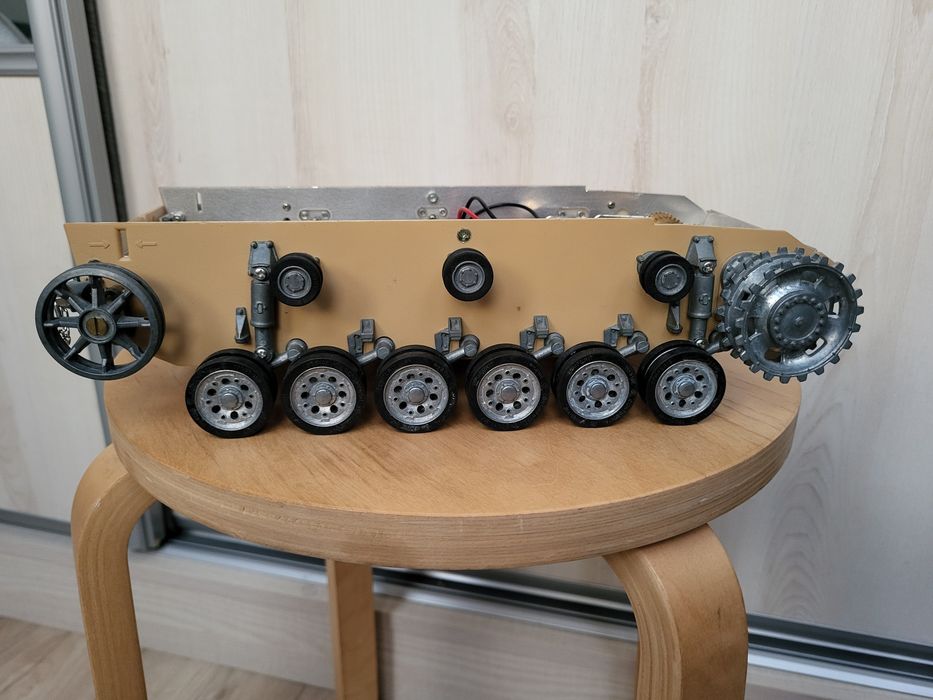 Czołg model rc 1/16 Stug III Panzer III metalowy dół