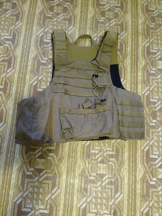 Бронежилет тактический, без плит.