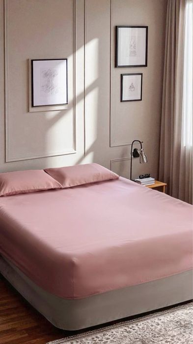 Полуторний набір, два простирадла на резинці + дві наволочки. Ціна 590