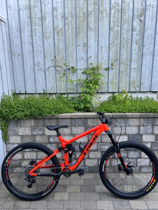 Trek Slash 9 - Rama M/L (17,5/18,5") - koła 27,5"