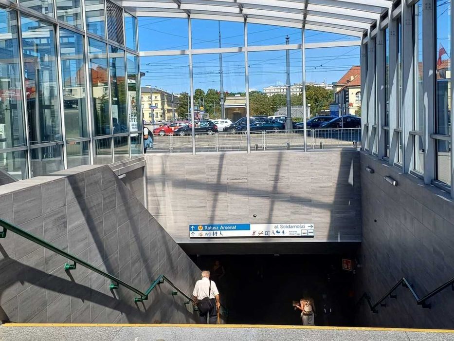 Kawalerka w centrum Warszawy w pobliżu metra