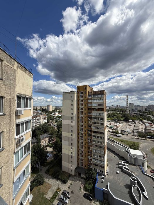 Продаж 4к квартири з євроремонтом та меблями Виноградар Порика 7А