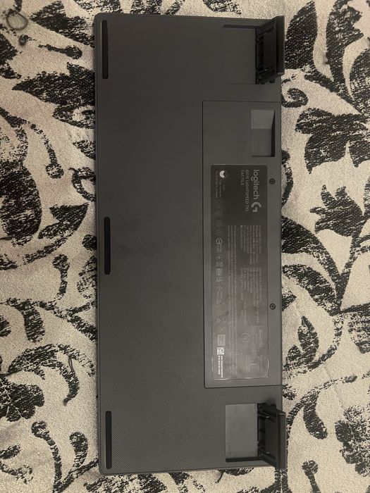 Teclado Mecânico Logitech G515 Lightspeed TKL RGB Wireless