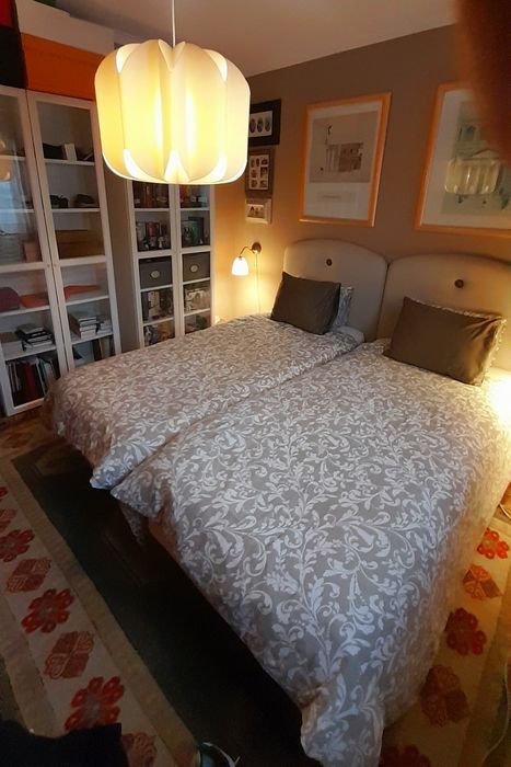 1 x Cama de solteiro de L.90cm (só sommier) sem Cabeceira