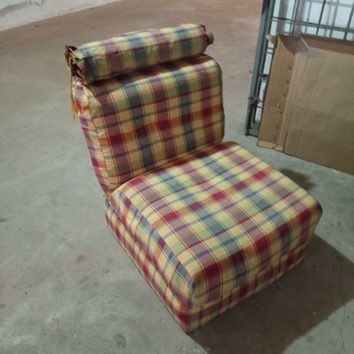 Vendo sofá que se transforma numa cama