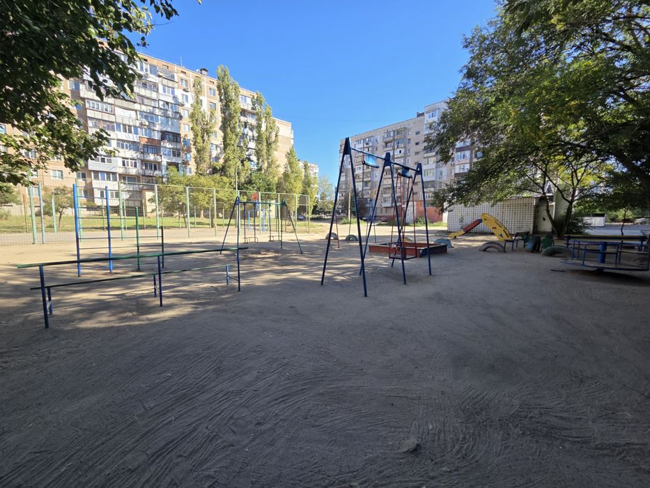 Продам 2к ул. Олега Ольжича 1Б