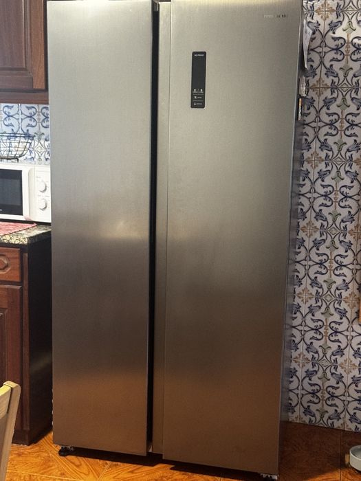 Frigorífico Americano Hisense 442L – Excelente Estado