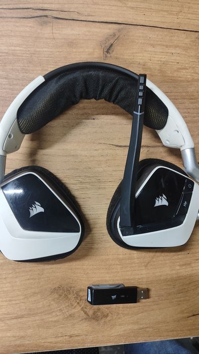Бездротова гарнітура до ПК Corsair Void RGB elite