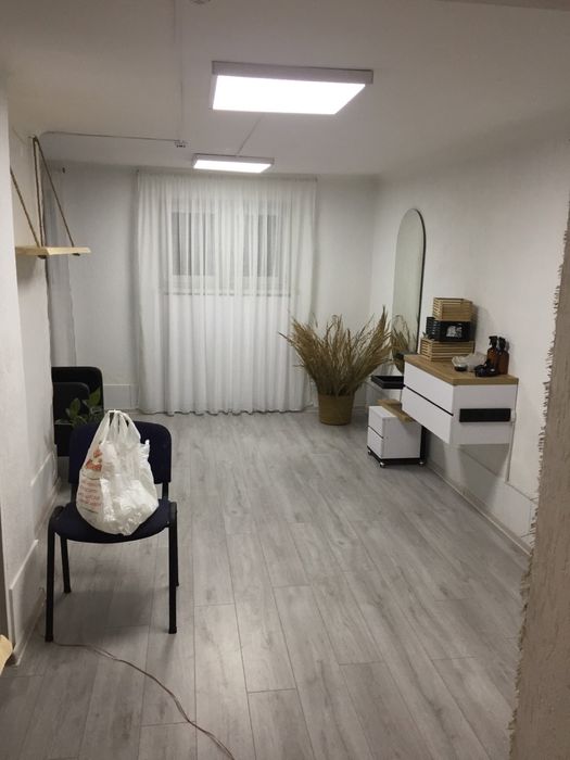 Продаж комерційного приміщення Героїв Упа , зараз діючий салон краси