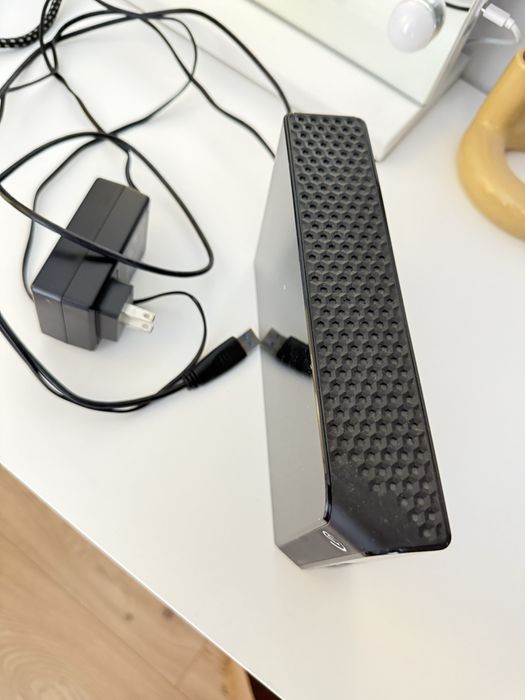 Зовнішній жорсткий диск 3.5" 8TB Seagate backup plus hub