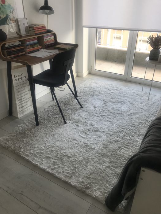 Tapete branco pelo fofo