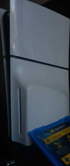 Playstation 5 Slim with disc drive and FREE game