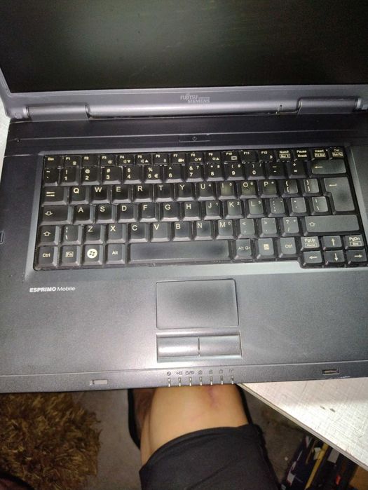 Laptop simens cały  tanio!