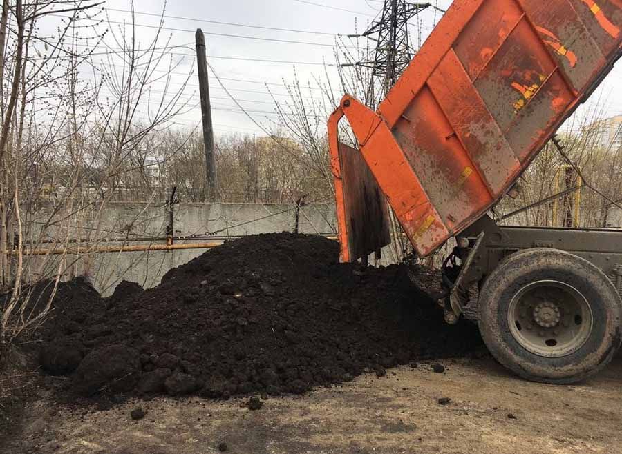 Чорнозем на город на ландшафтний дизайн для дач по області