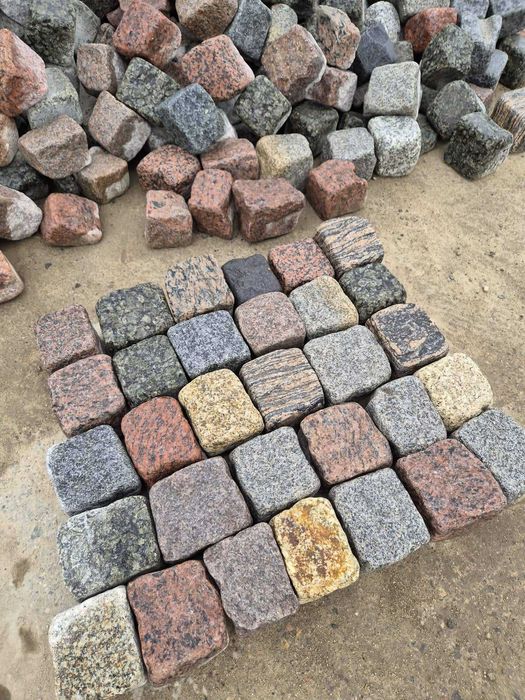 Kostka granitowa otoczona mix kolorów 4/6, 9/11