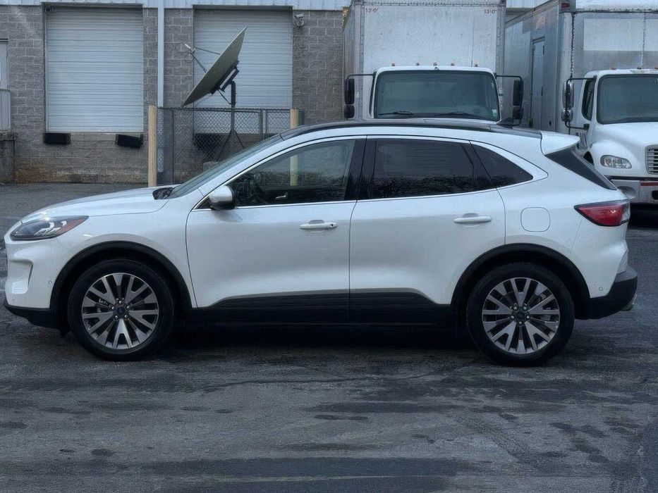 Ford Escape Hybrid Titanium      2020