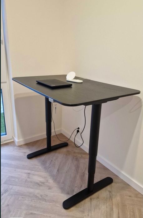 Biurko elektryczne podnoszone IKEA Bekant