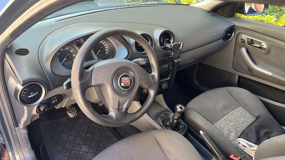 Seat Ibiza em bom estado de conservação