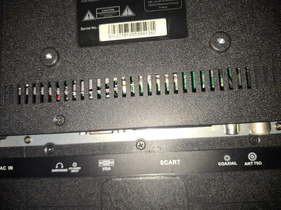 TV LED Qilive 22" (Modelo Q22-967B) – Funcional / Valor Fixo