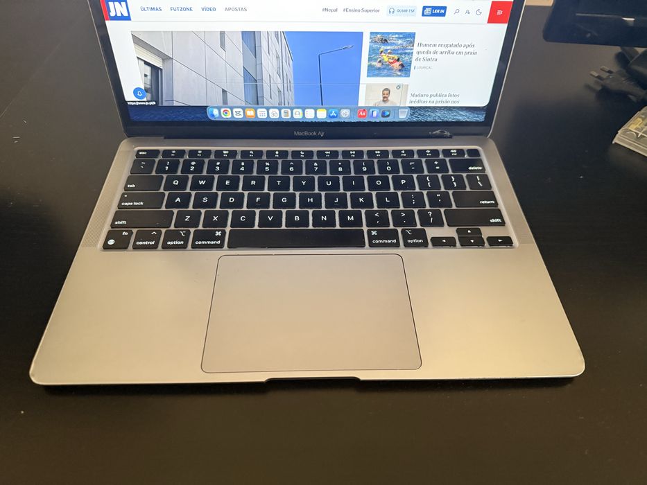 MacBook Air M1 - Funcionando 100% (Com detalhes estéticos)