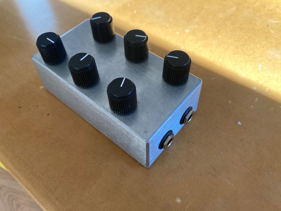 Rucci 3×2 Matrix Mixer