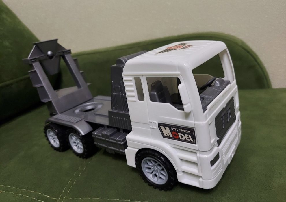 Дитячі машинки розпродаж