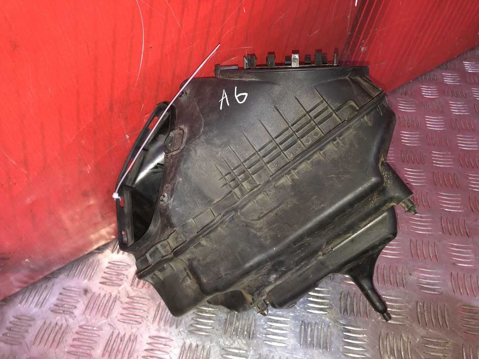 Корпус повітряного фільтра Audi A6 4G C7 4G0133838E дизель 3,0