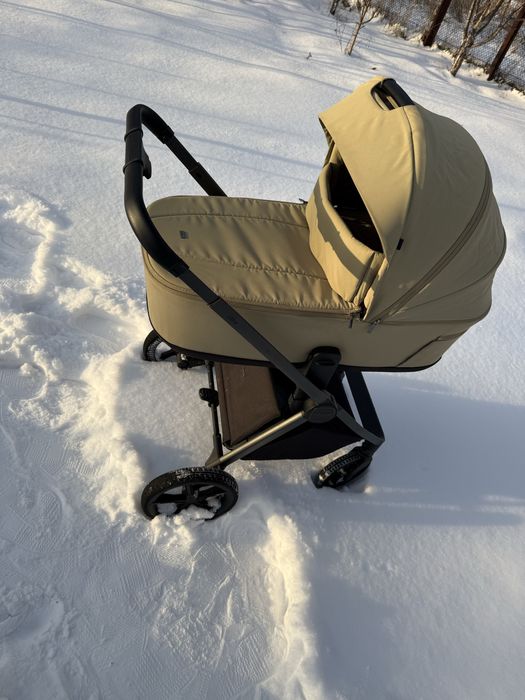 Продам коляску 2 в 1