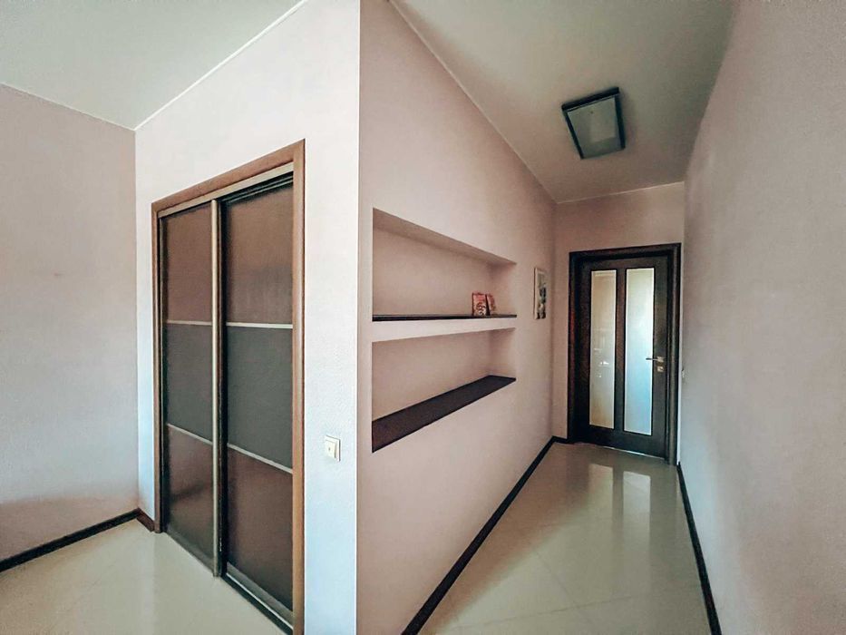 ЛЮКС 3-кімнатна квартира біля метро Лівобережна, подобово МВЦ