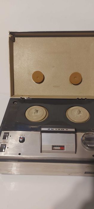 Magnetofon szpulowy ZK 120T, stara polska elektronika, pamiątka z PRLu